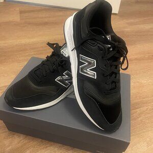 New Balance Classics 997H Women's-Size 11- B (Medium) Width